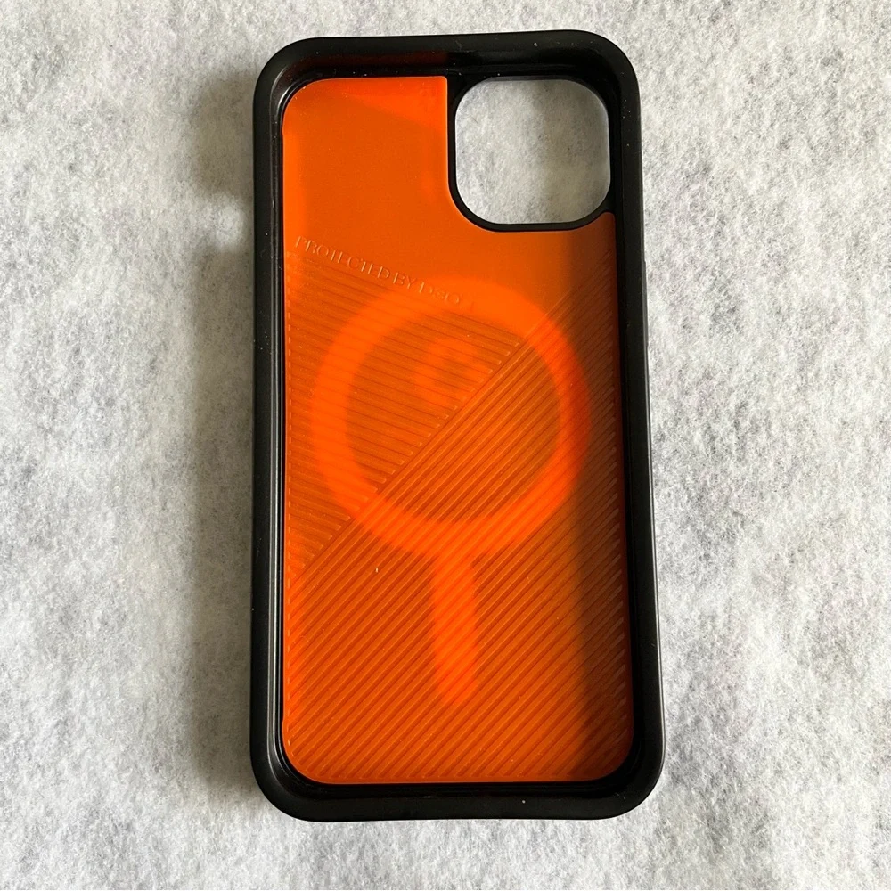 NWT Zagg Denali Snap iPhone 13 Orange/Black Phone Case w/16 ft Drop Protection
